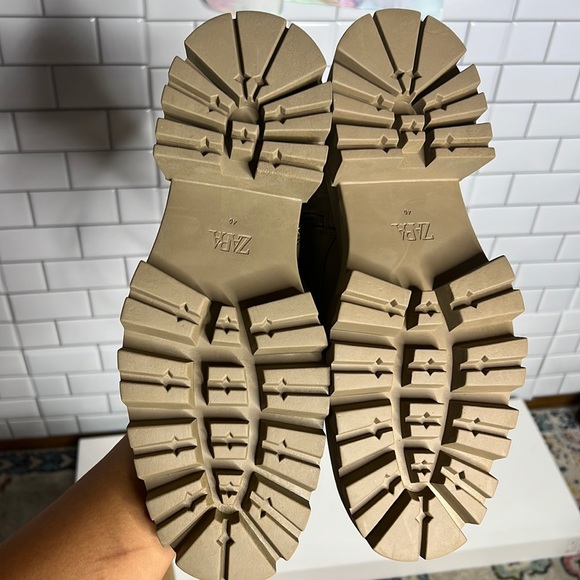 Zara khaki waxed lace up lug sole boots - Picture 13 of 15